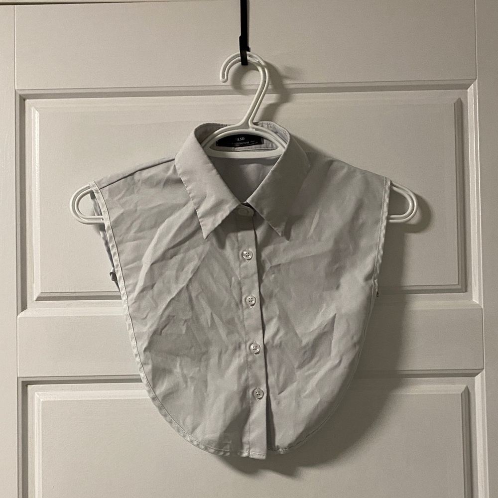 Button-Up Shirt Collar